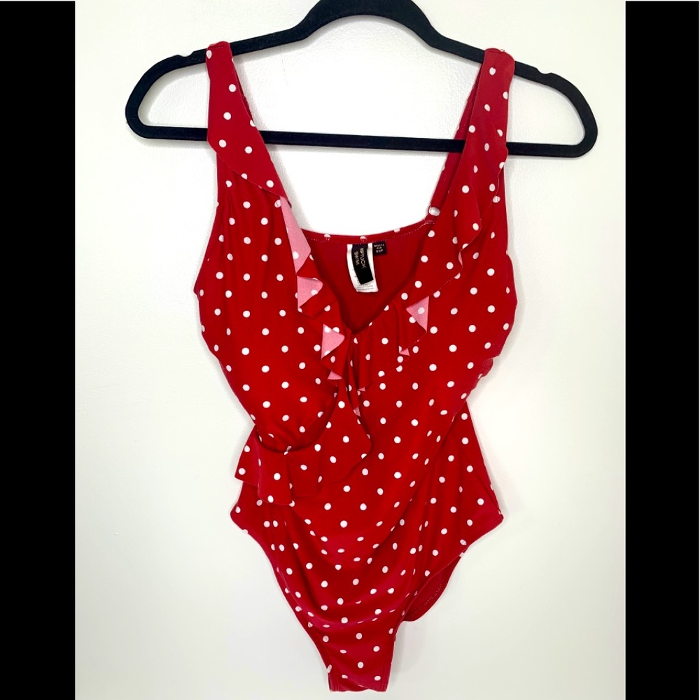 Niptuck Swim Polka Dot one Piece Womens Ruffle Detail Size 8 Multi Fit Cup